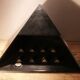 Pyramide en bois de bonification du vin, années 70/80