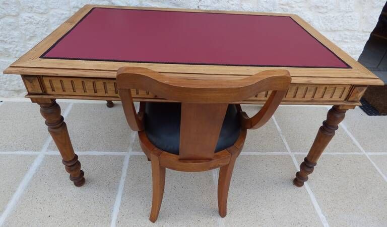 Antique desk with 2 drawers and burgundy faux leather top - Very good condition -