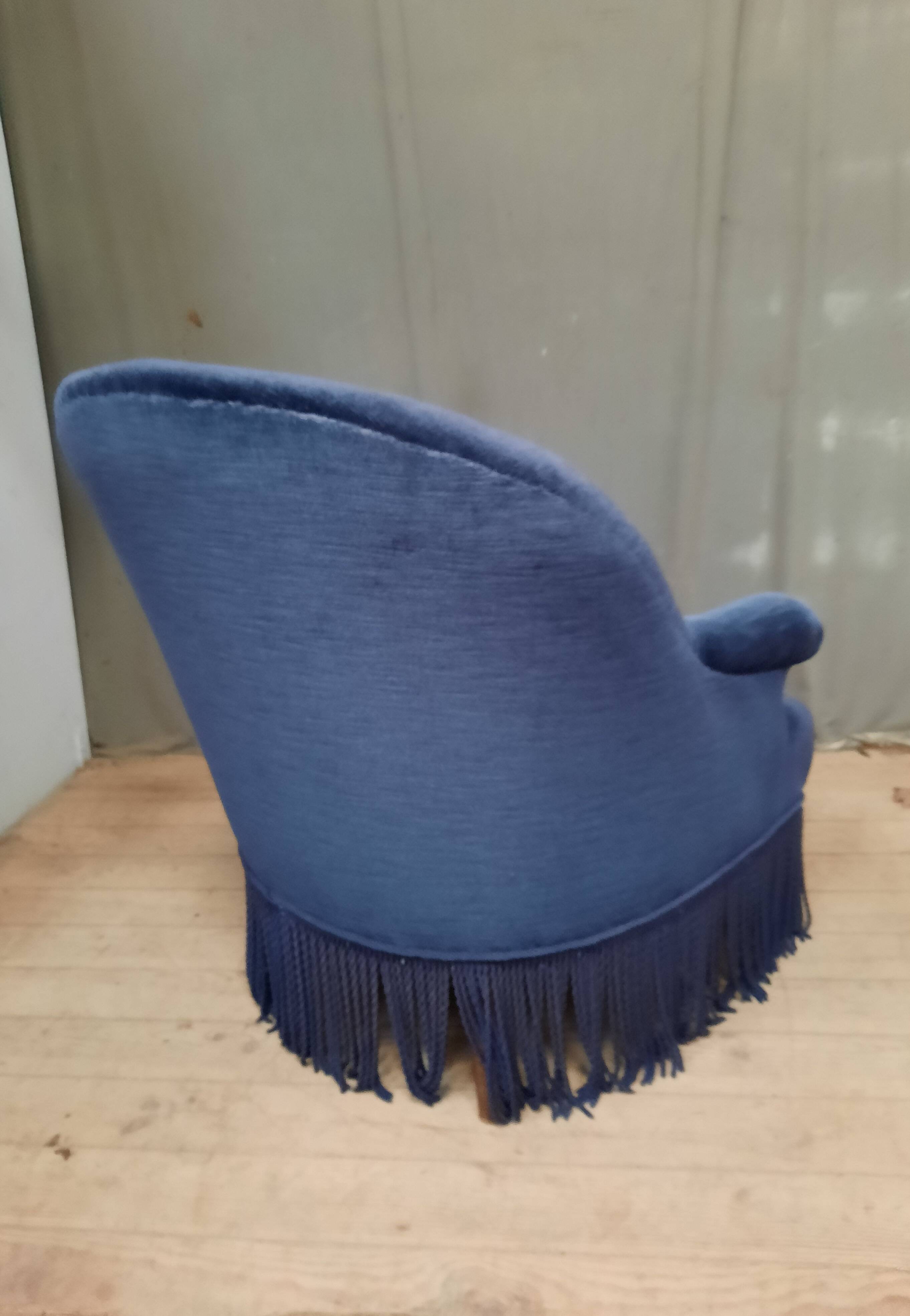 Blue toad armchair
