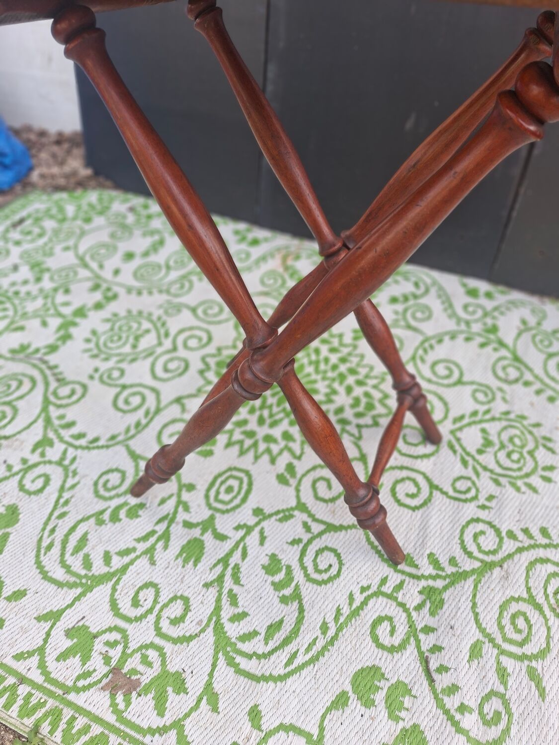 Folding dessert table