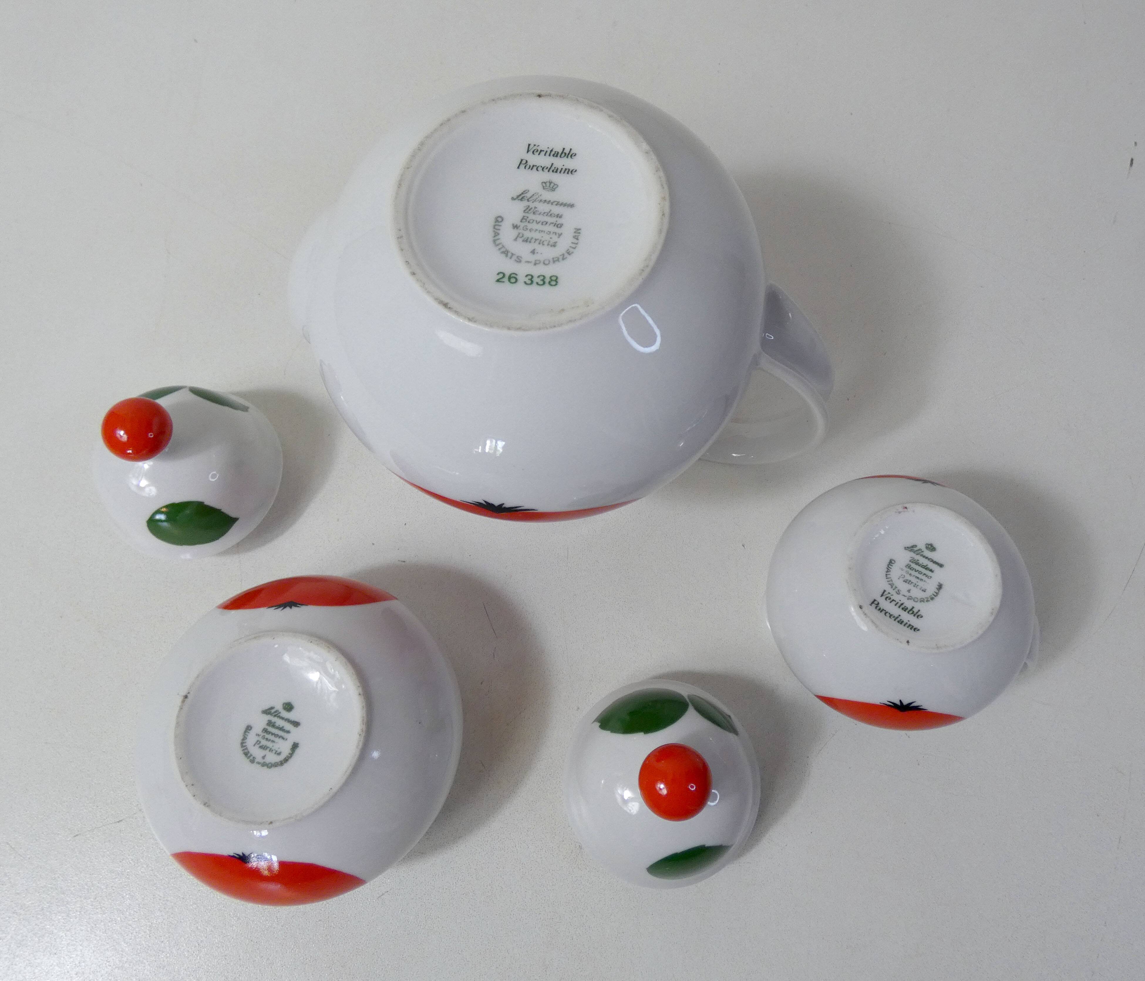 Apple service in bavarian porcelain