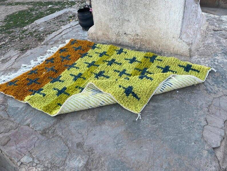 Handmade natural wool rug size 100/200 cm