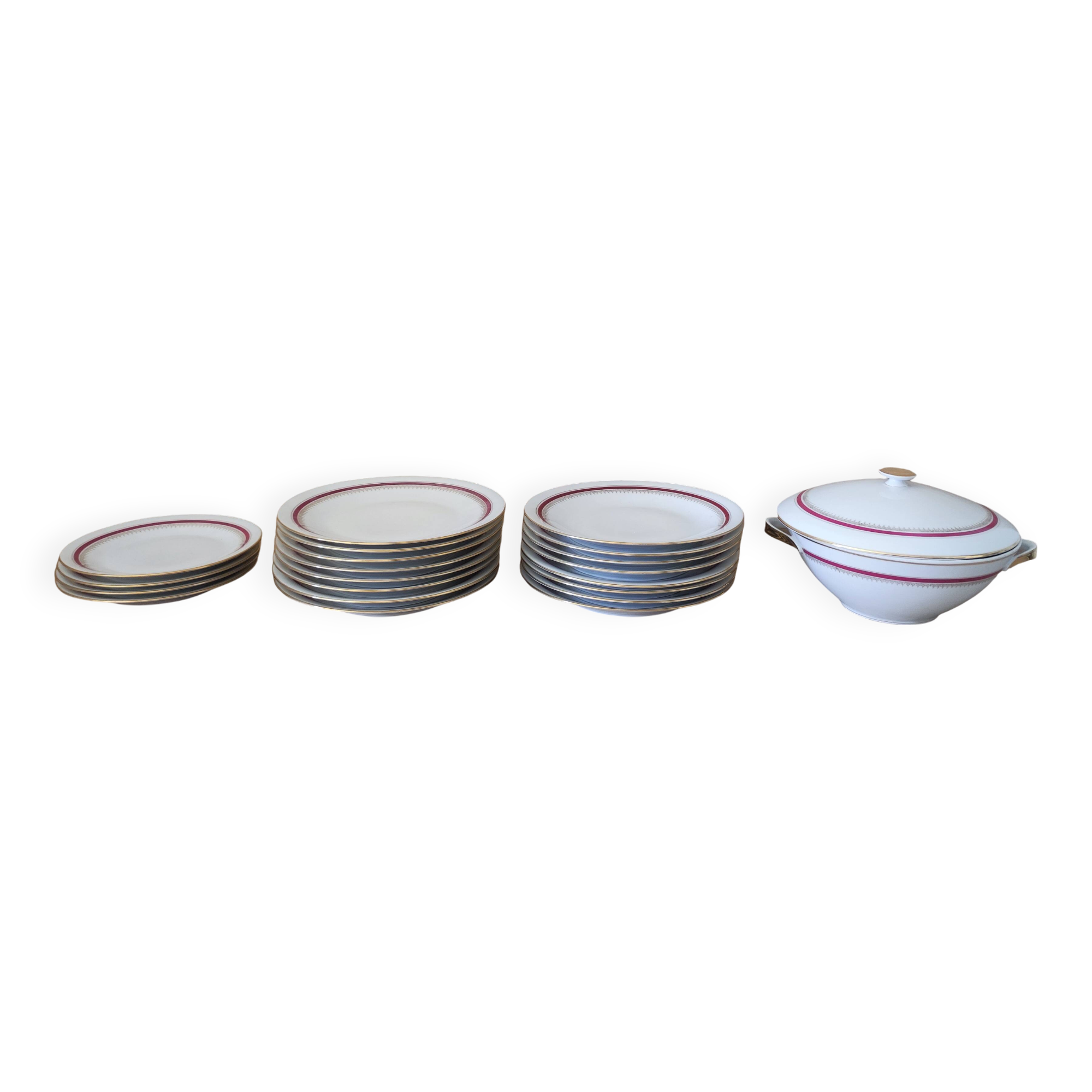 A Limoges wedding dinnerware service LPN