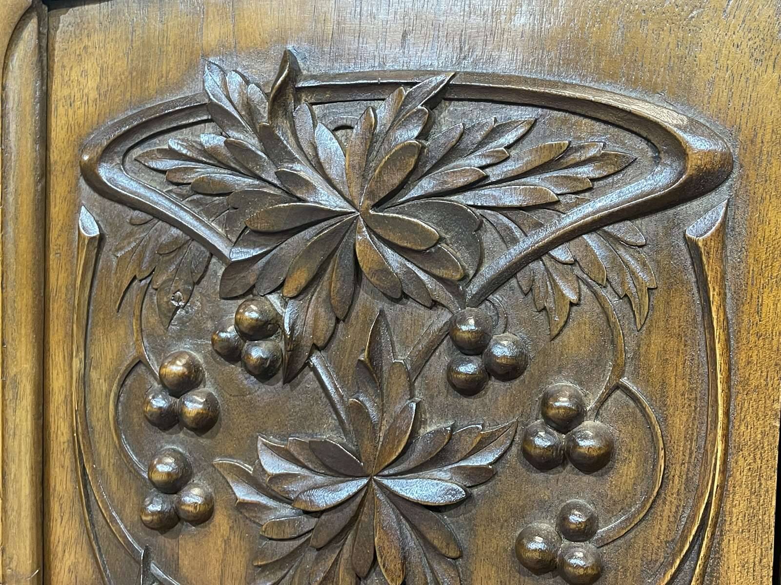 Art Nouveau enfilade in walnut from the early 20th century.