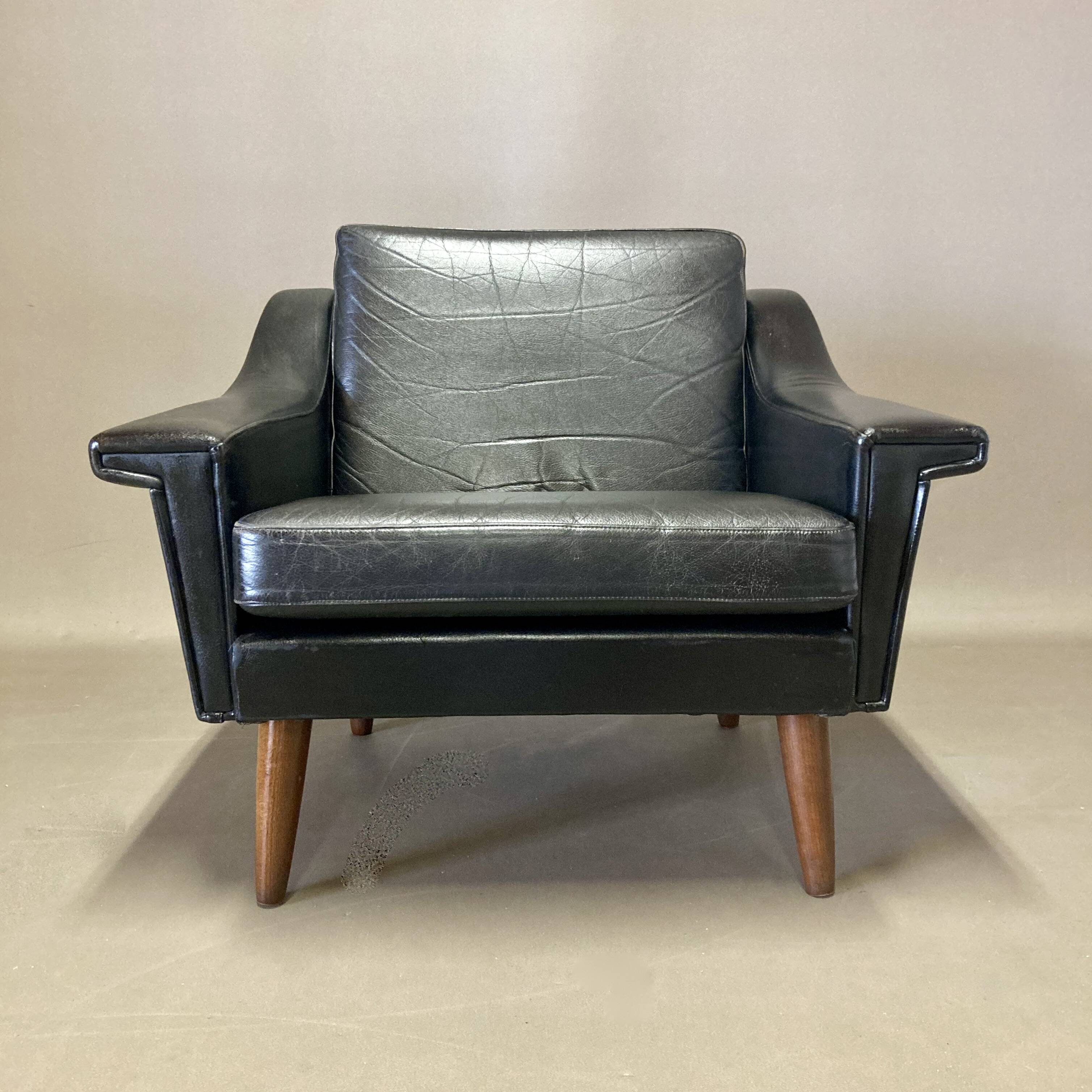Black leather armchair "Scandinavian design" 1950.