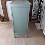 Green Parisian buffet