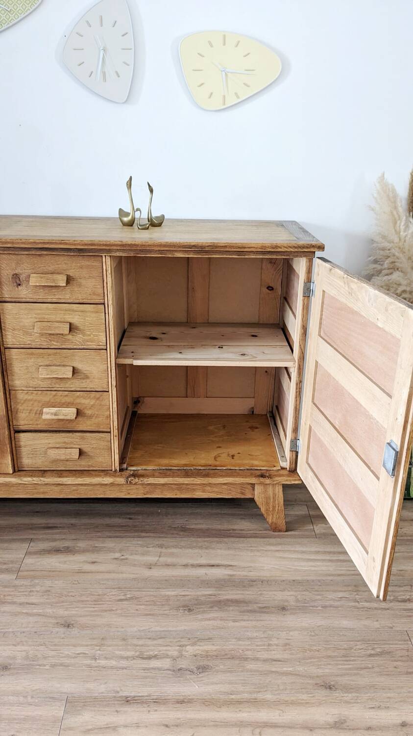 Buffet of disaster victims René Gabriel