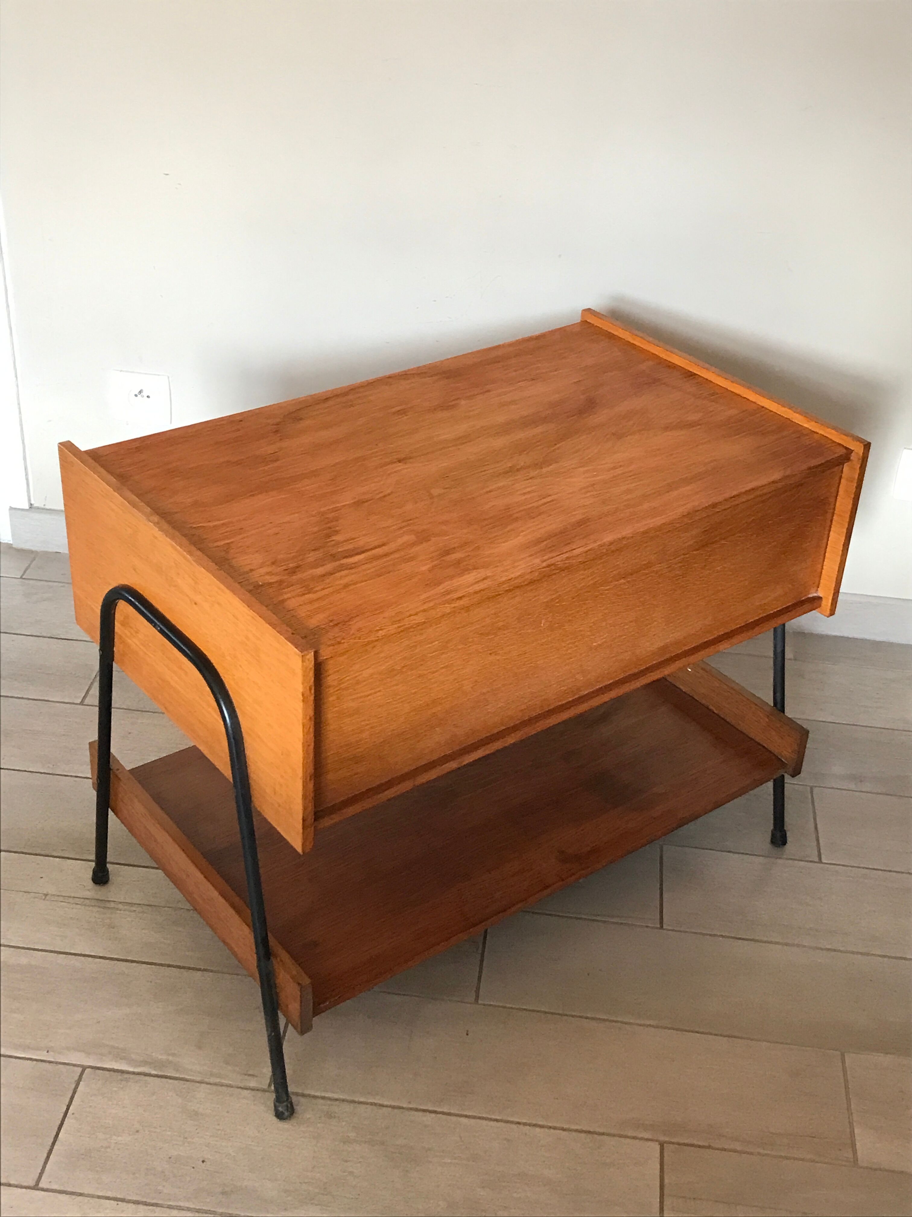 Meuble pied métal design vintage années 60