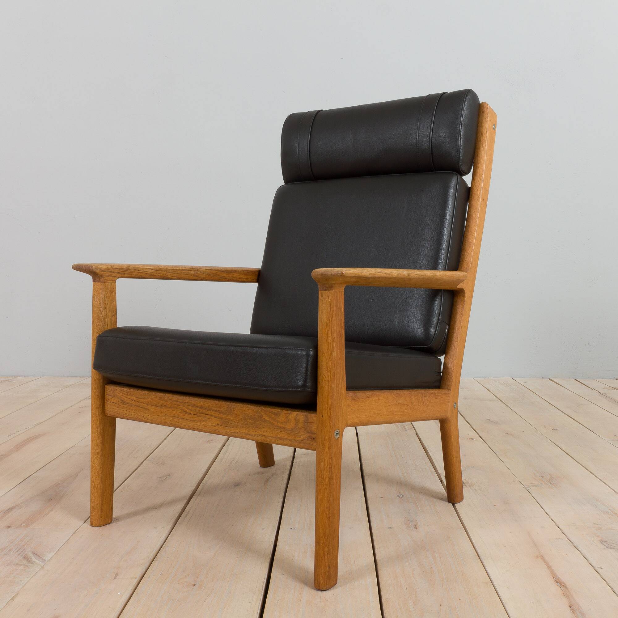 Hans Wegner GE 265 armchair  for Getama in Oak & Black Leather, Denmark