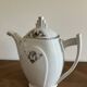 Cafetière art déco en porcelaine
