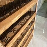 Antique Louis XVI style daybed in carved wood and patterned fabric