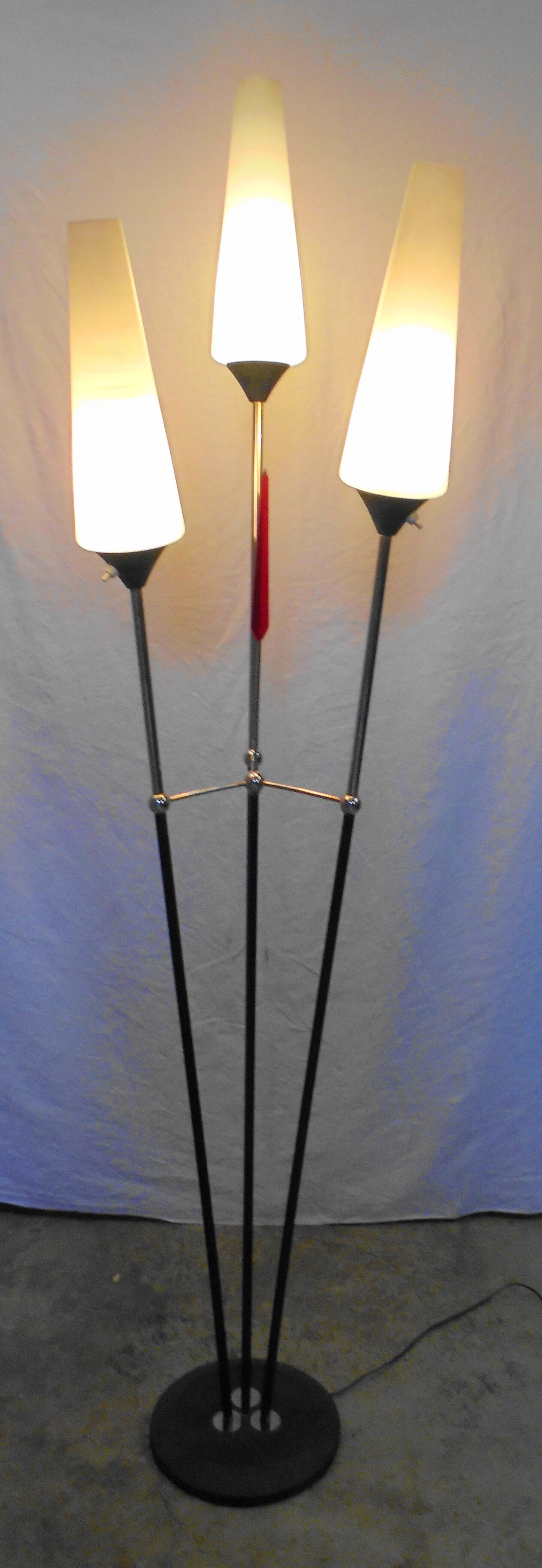 3-arm lamppost from the 1950s