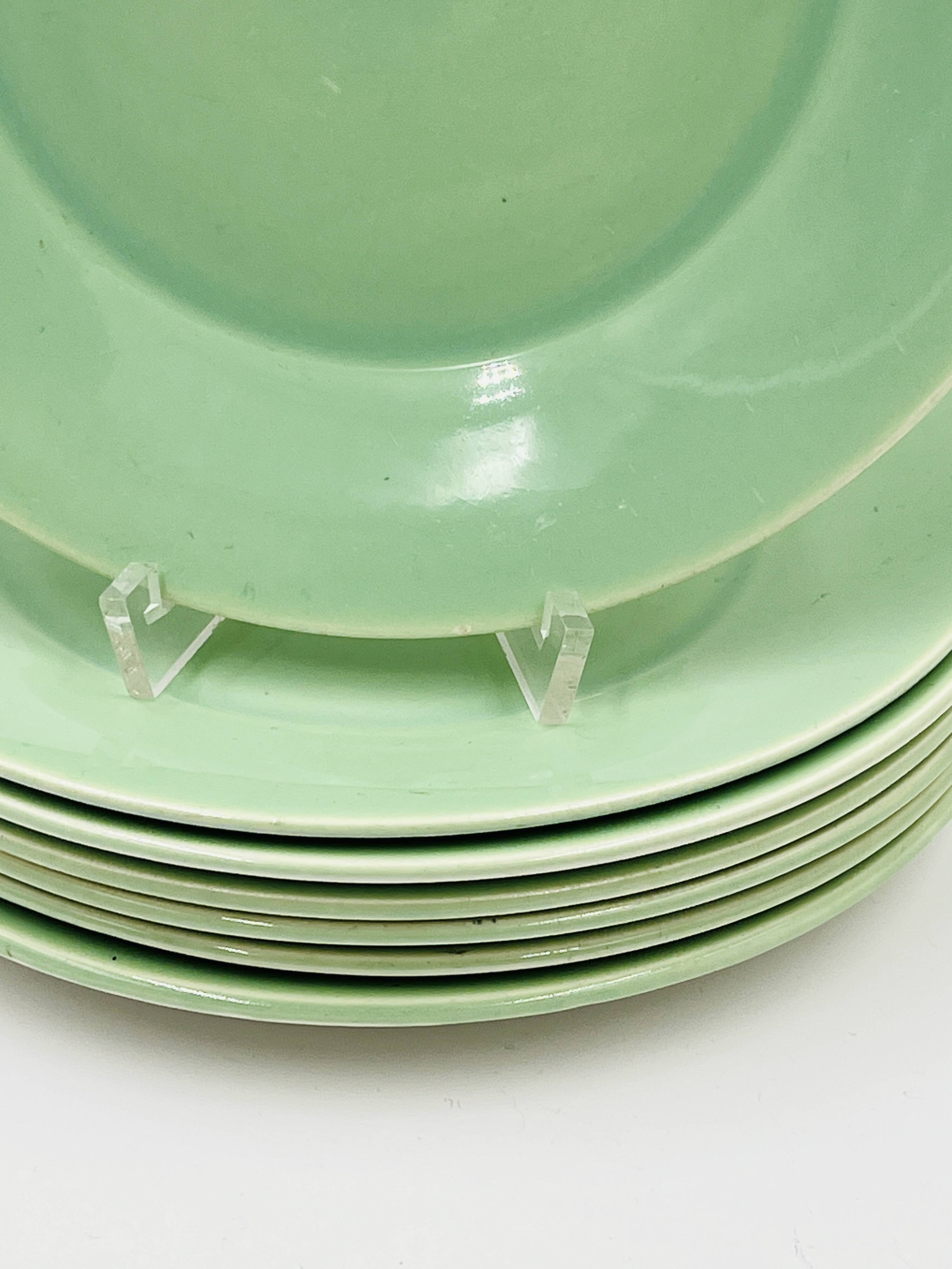 Lot de 7 assiettes a dessert Boch Frères