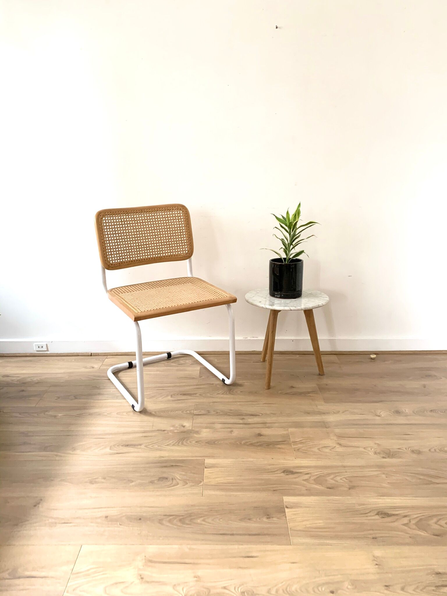 Marcel Breuer chair cesca B32 white
