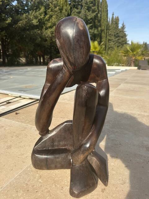 Wooden statue "the thinker"