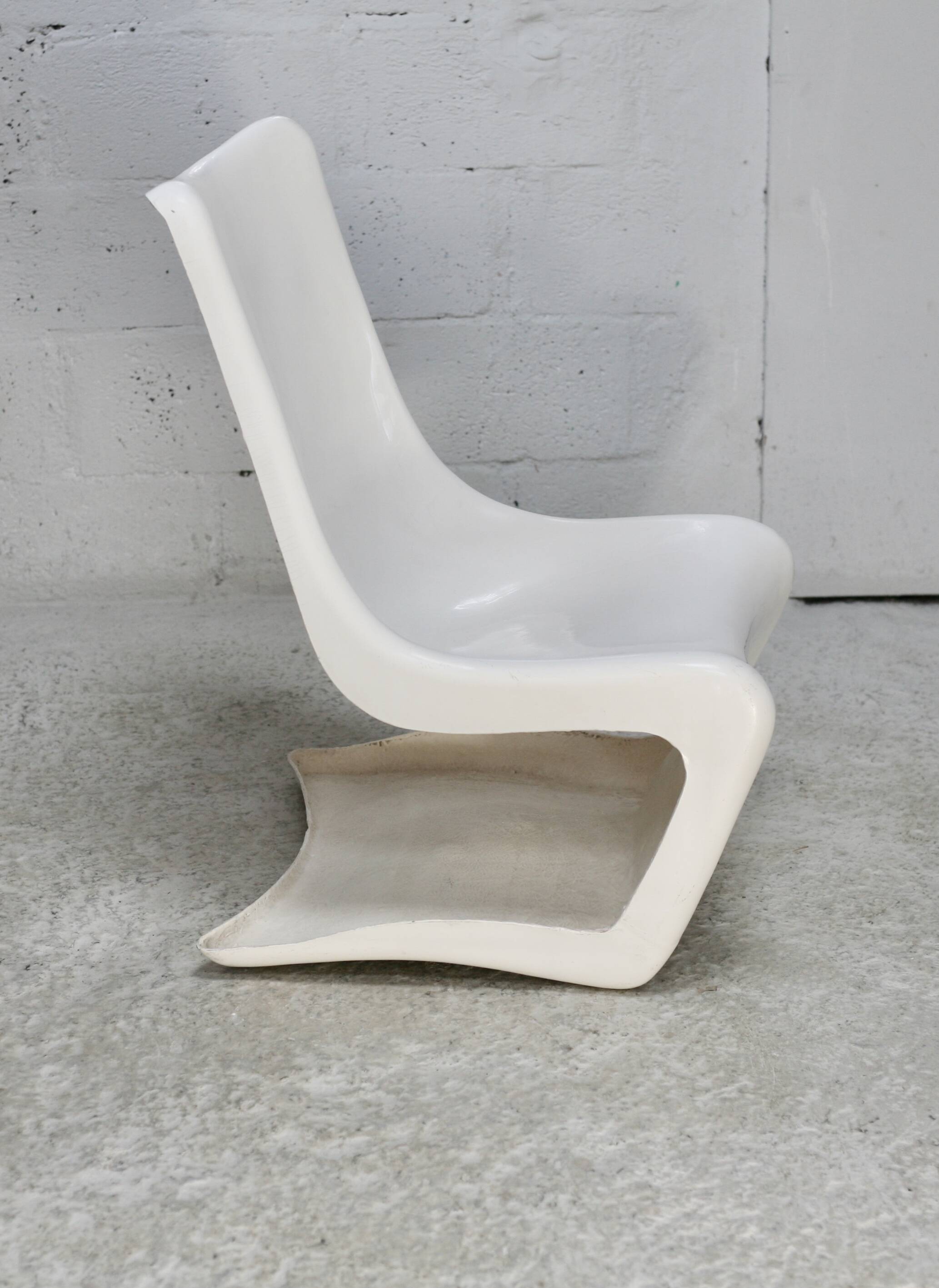 "Space age" armchair. Fiberglass. White lacquered. circa 1970