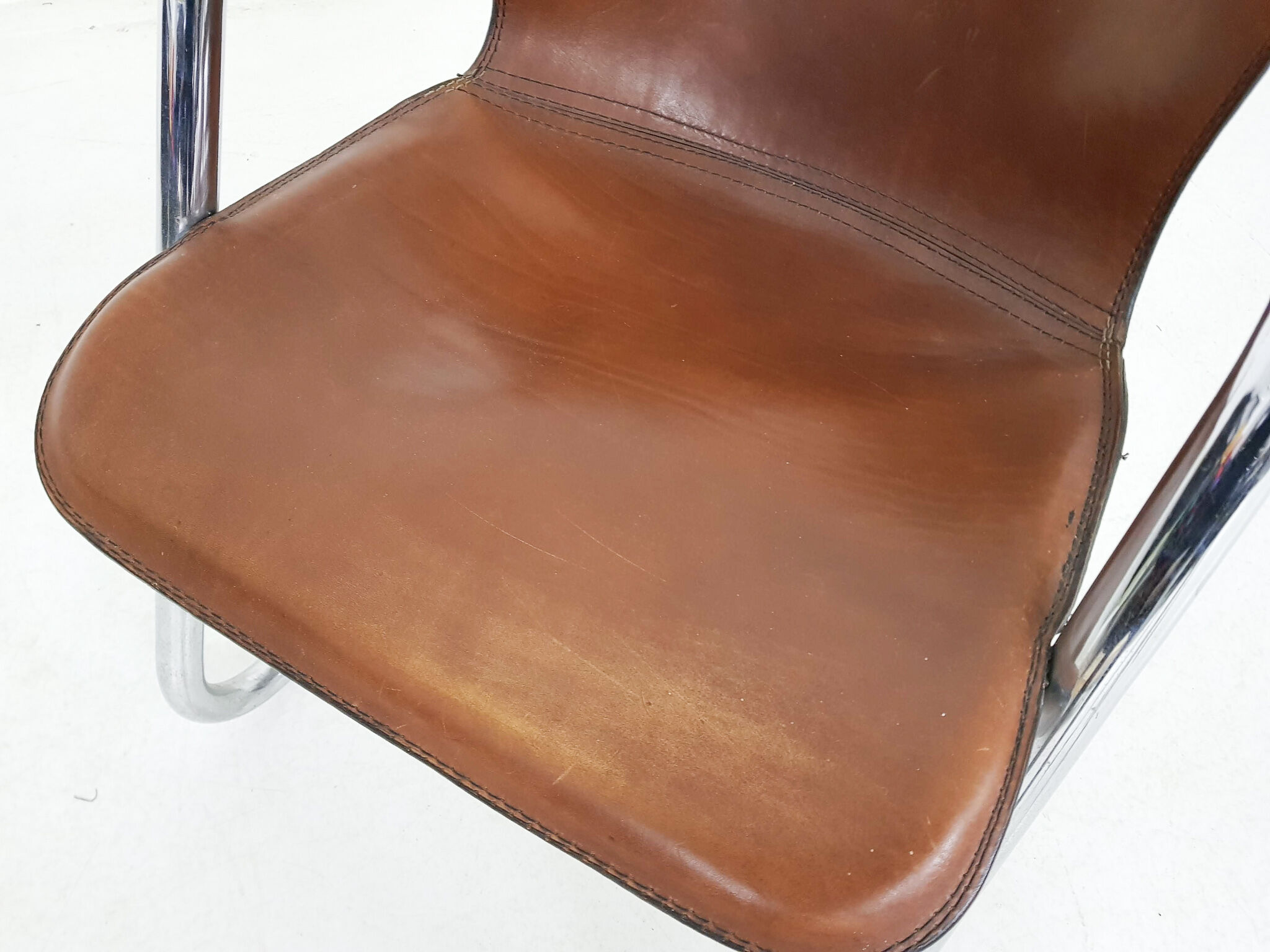 Fauteuil en cuir brun pour Cidue, Italie