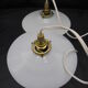 Paire de suspensions en opaline blanche