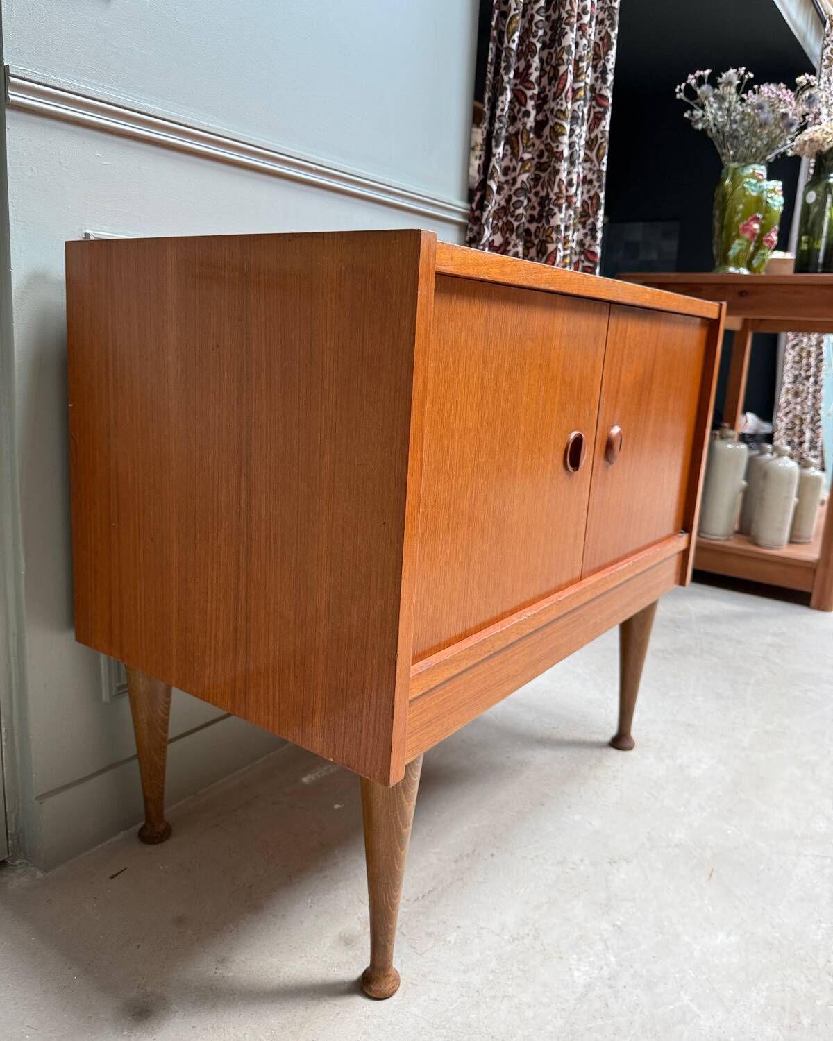 Petit buffet scandinave en teck