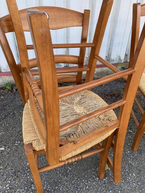 Set of 6 wooden and straw chairs