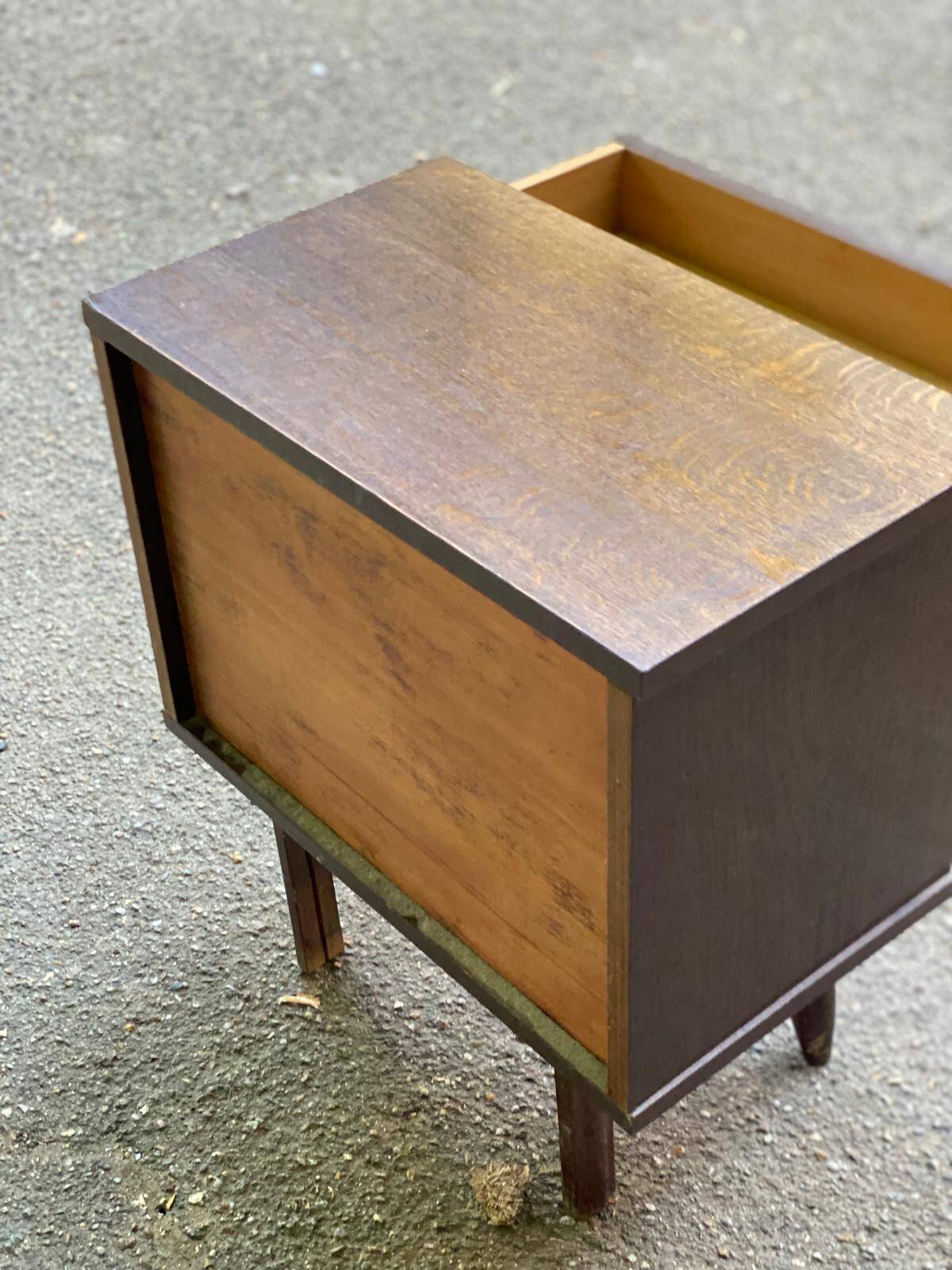 Table de chevet espagnole ou basque en bois