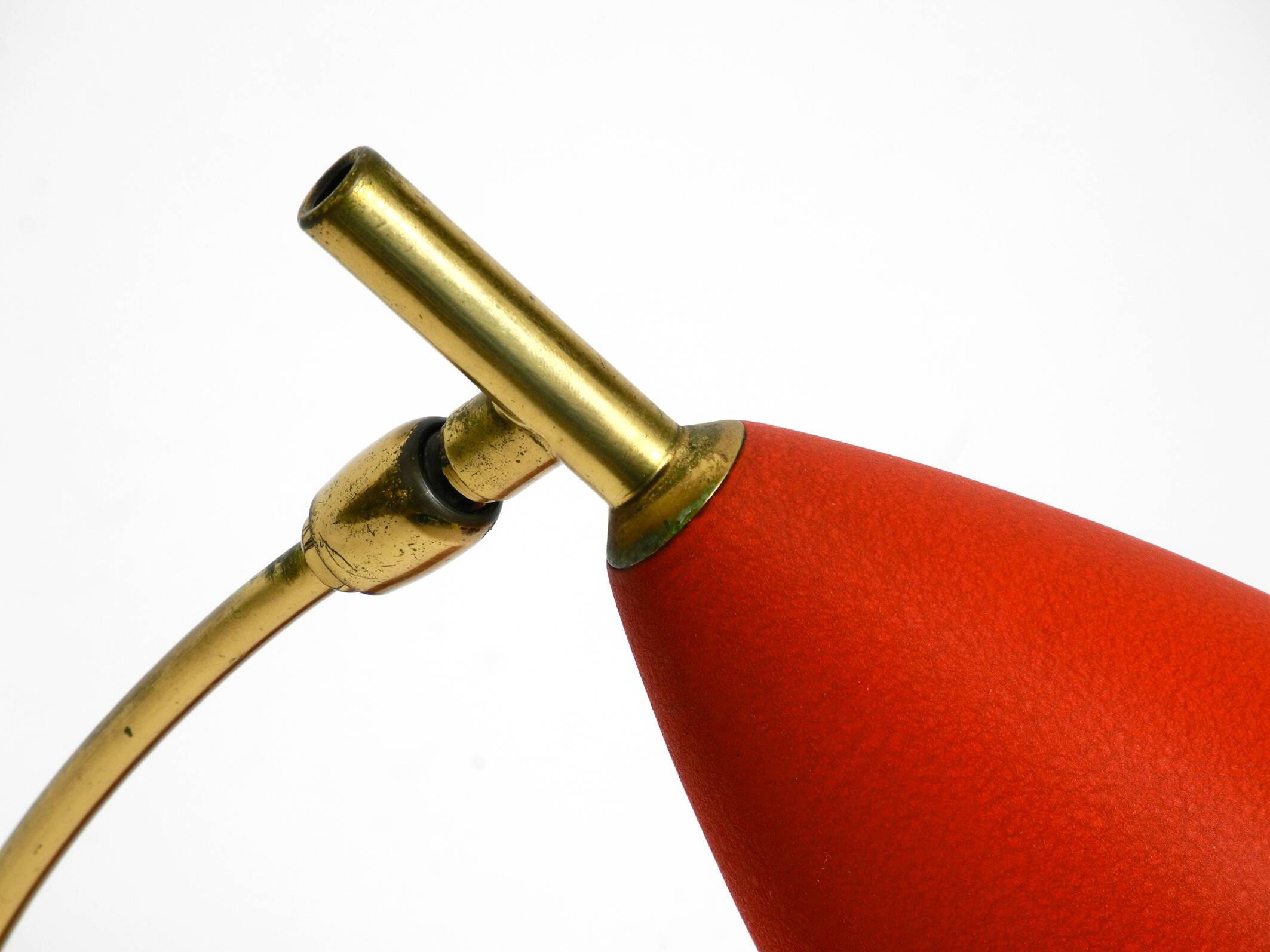 Rare Cosack Mid Century table lamp with red fine wrinkle finish and brass n