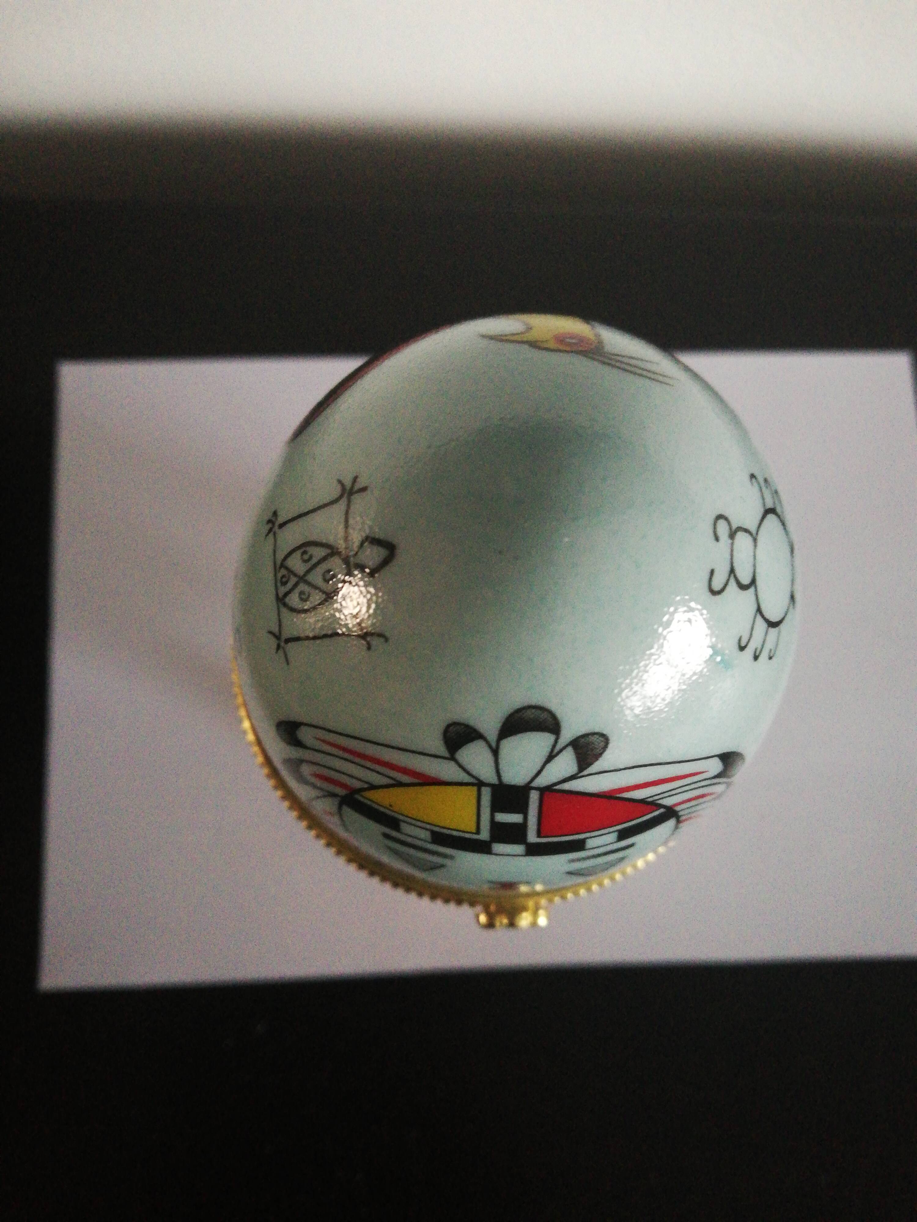 Sky blue porcelain egg box animals