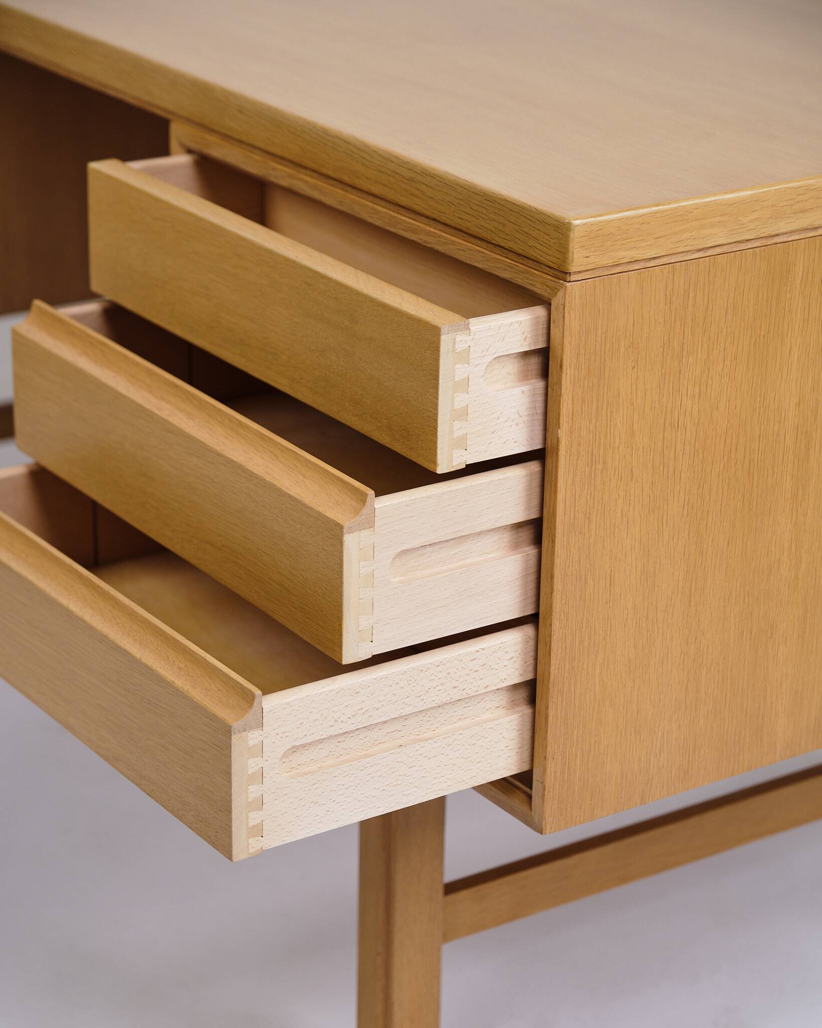 Freestanding desk - six drawers - oak - Omann Junior - Danish design - 1960s