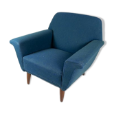 Armchair upholstered with dark blue wool fabric and legs in dark wood, of danish design, 1960s