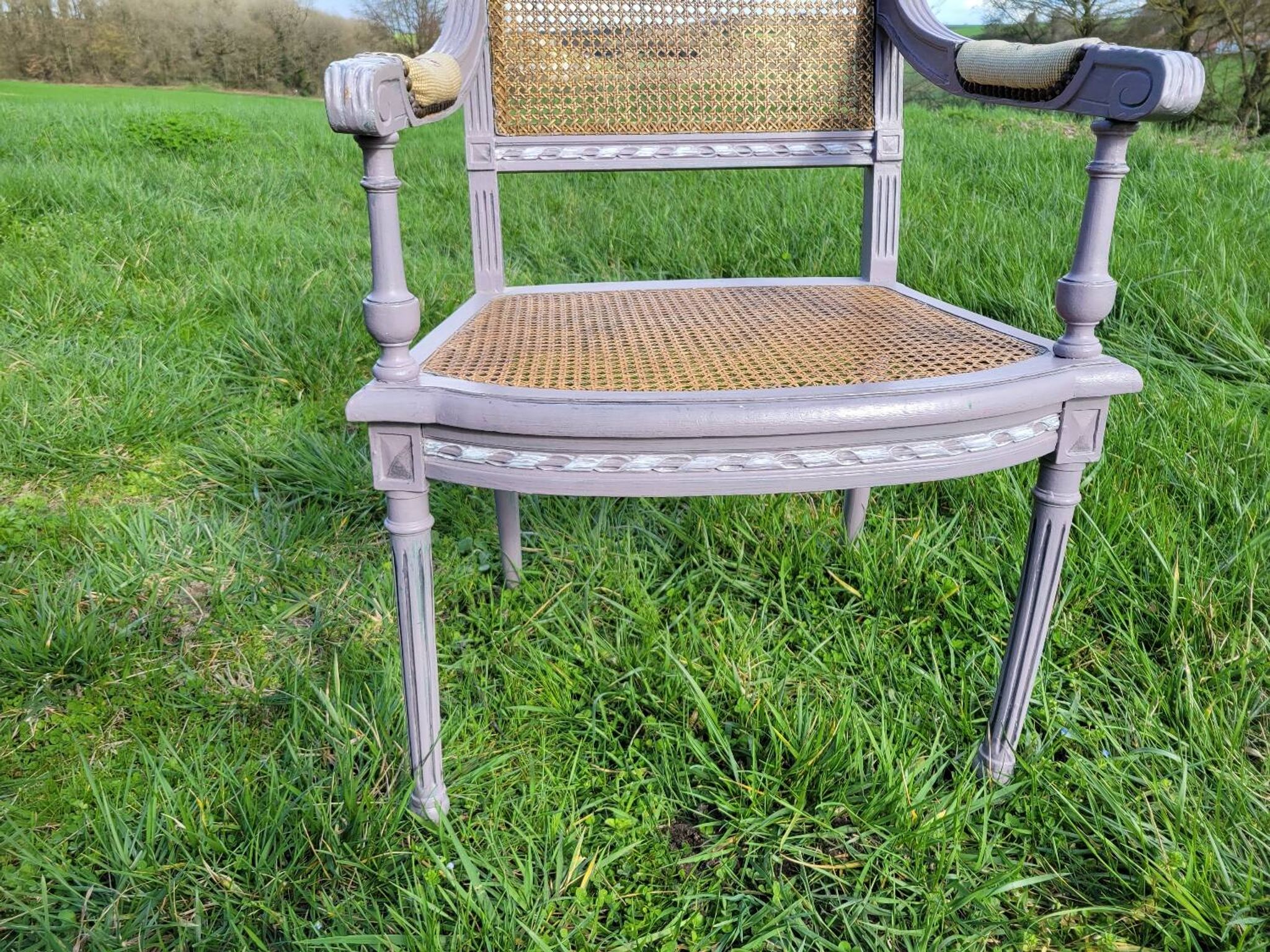Fauteuil Louis XVI en cannage, milieu du XIXe siècle