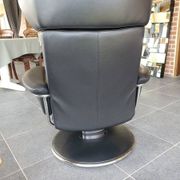 1 Stressless Jazz armchair - black leather and its ottoman