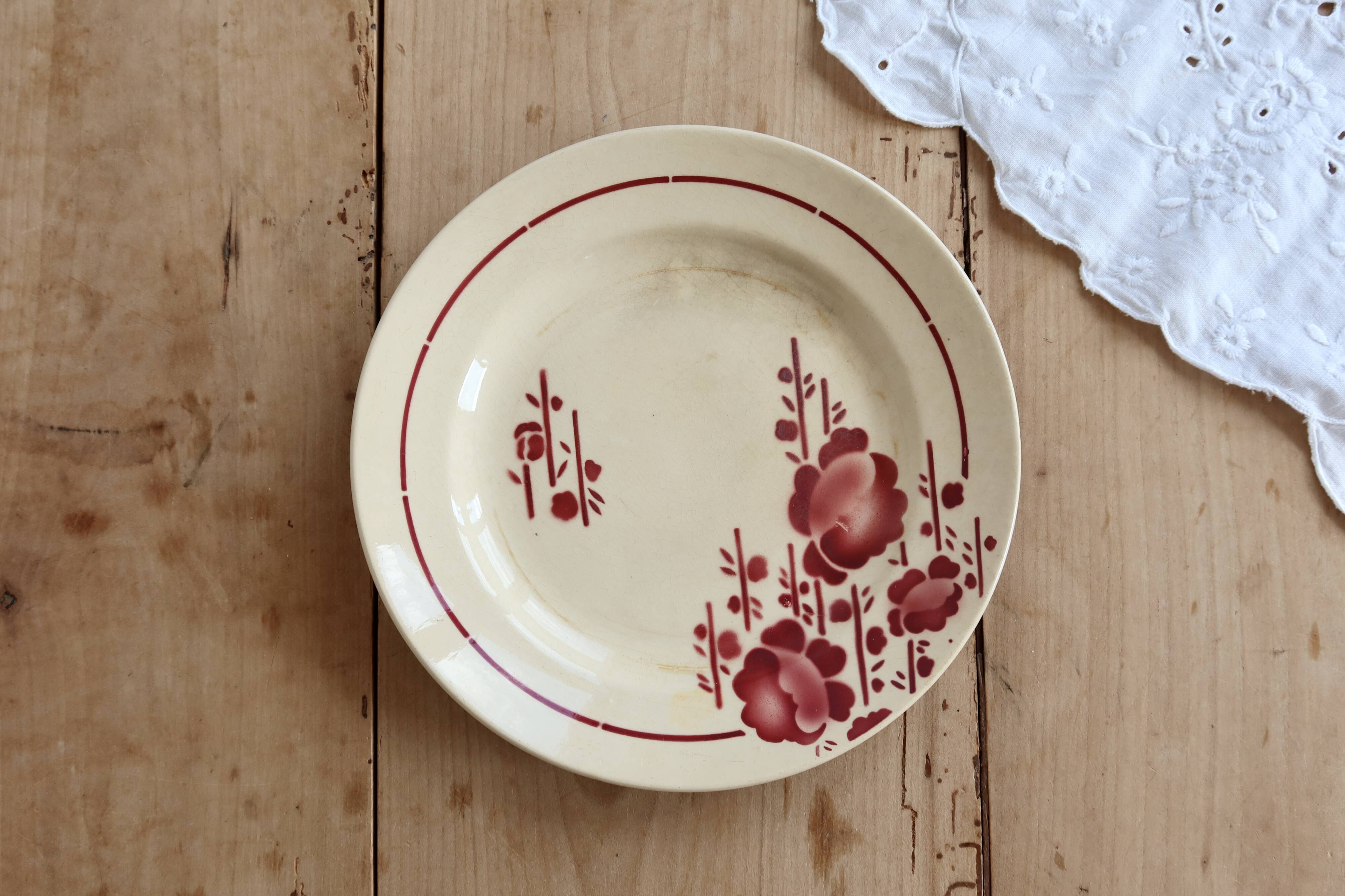 Antique dessert plate, ironstone, Saint Amand model 211 – Flo decoration.