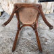 Chaise bistrot en bois clair années 70 vintage