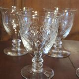 Suite de 8 verres gravés à apéritif