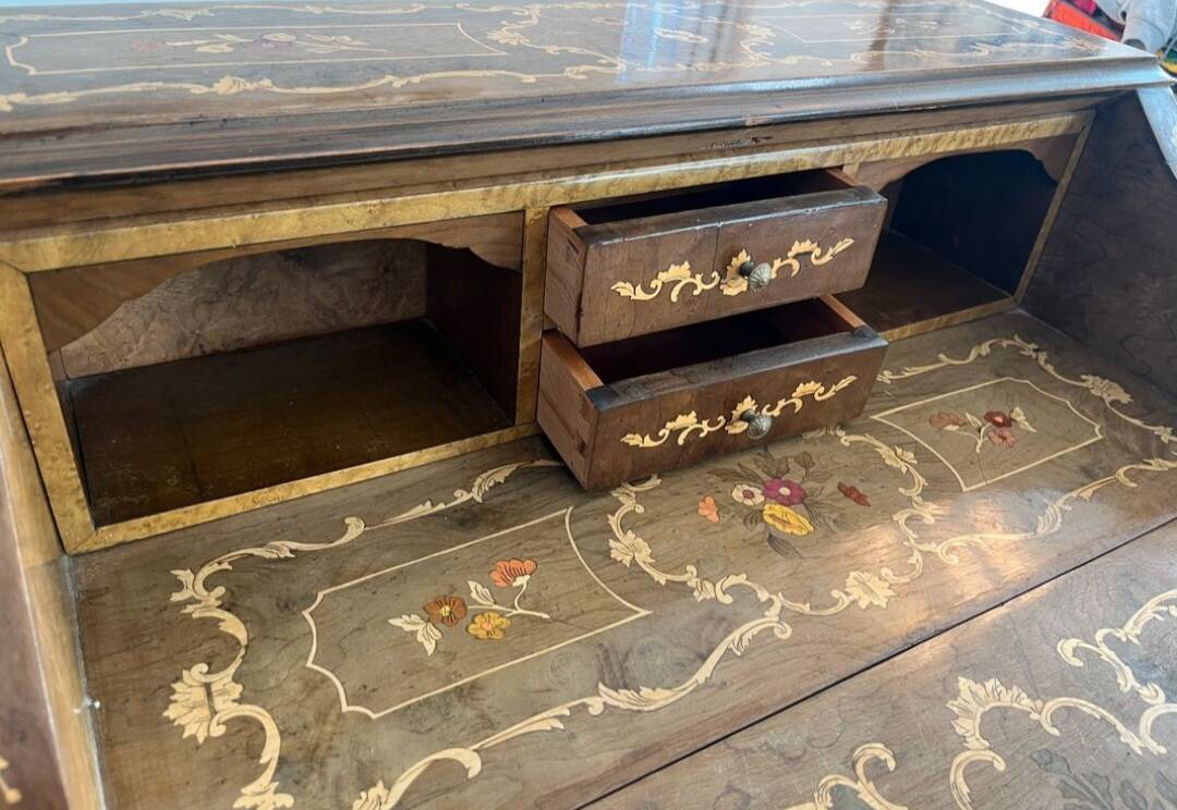Bureau bonheur du jour