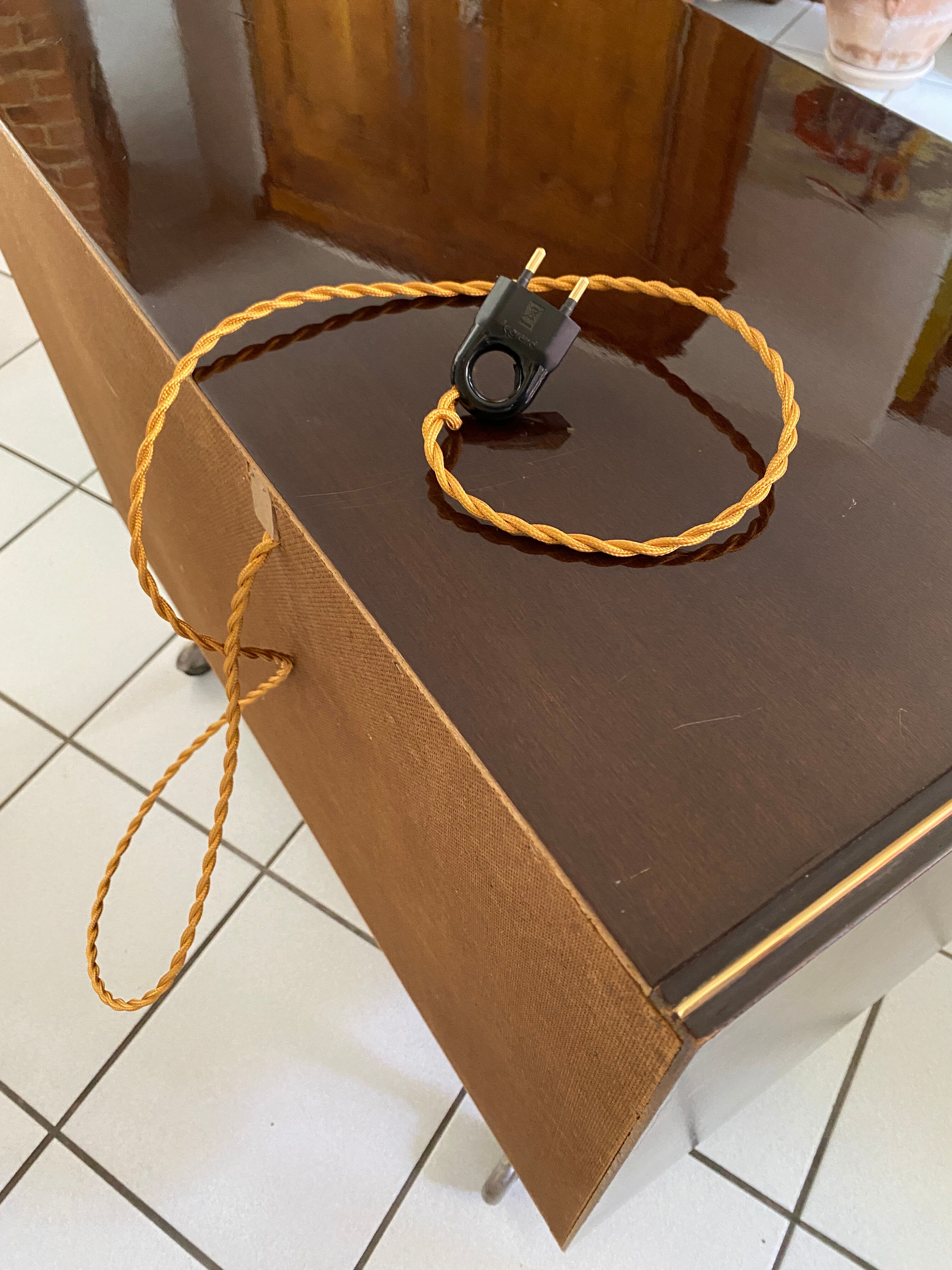 Illuminated window bar