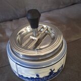 Delft rolling ashtray