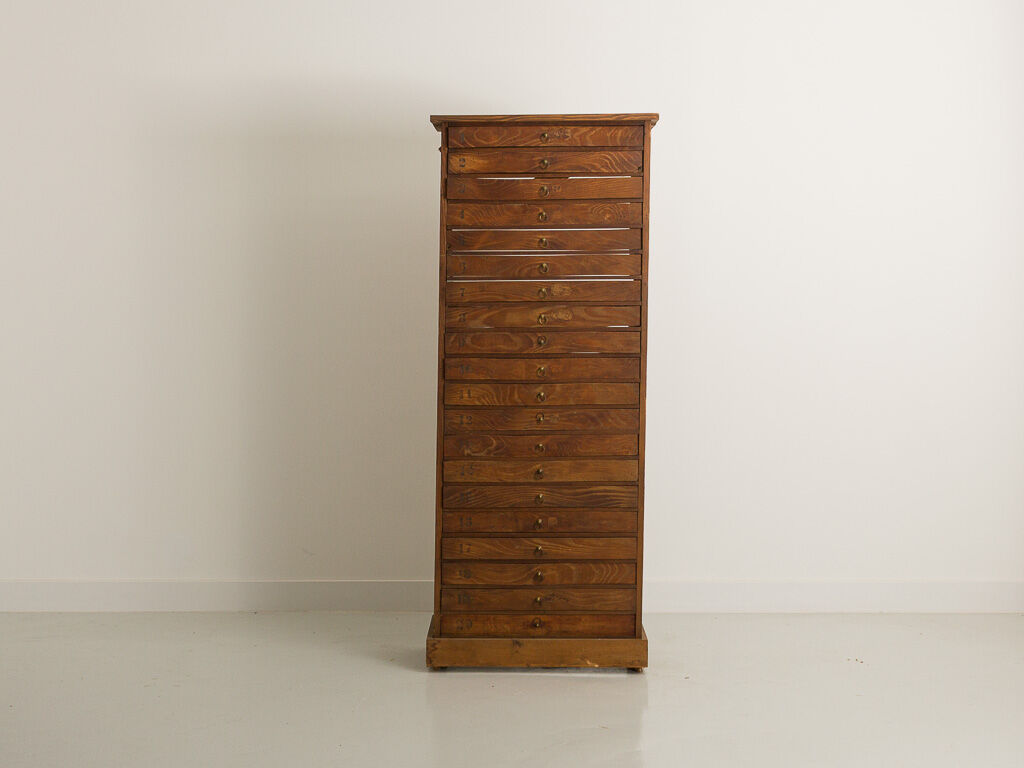 Solid wood column equipped with 20 drawers