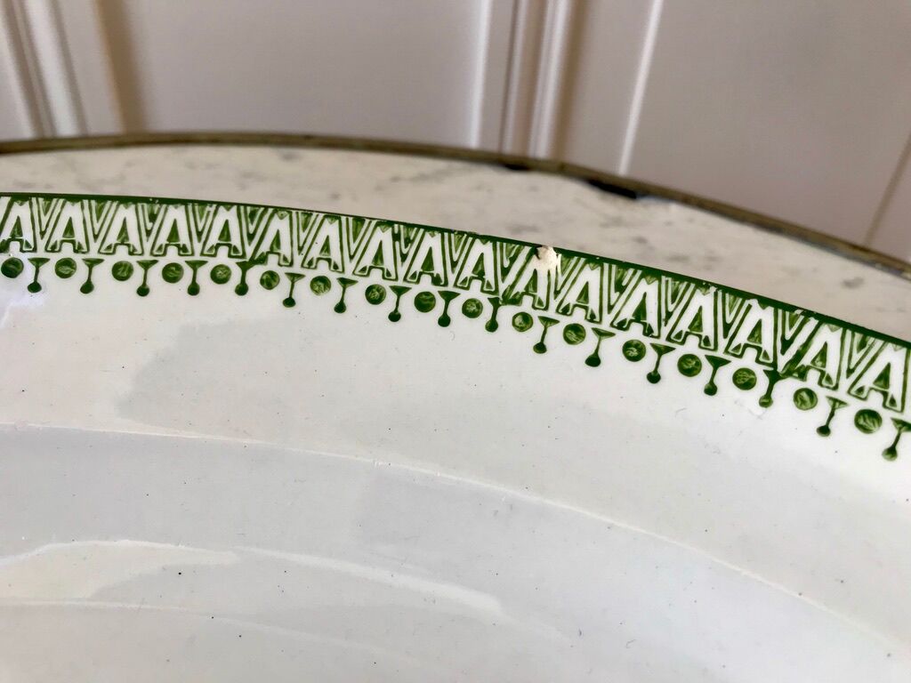 Plat oval Terre de Fer St Amand vert début XXème