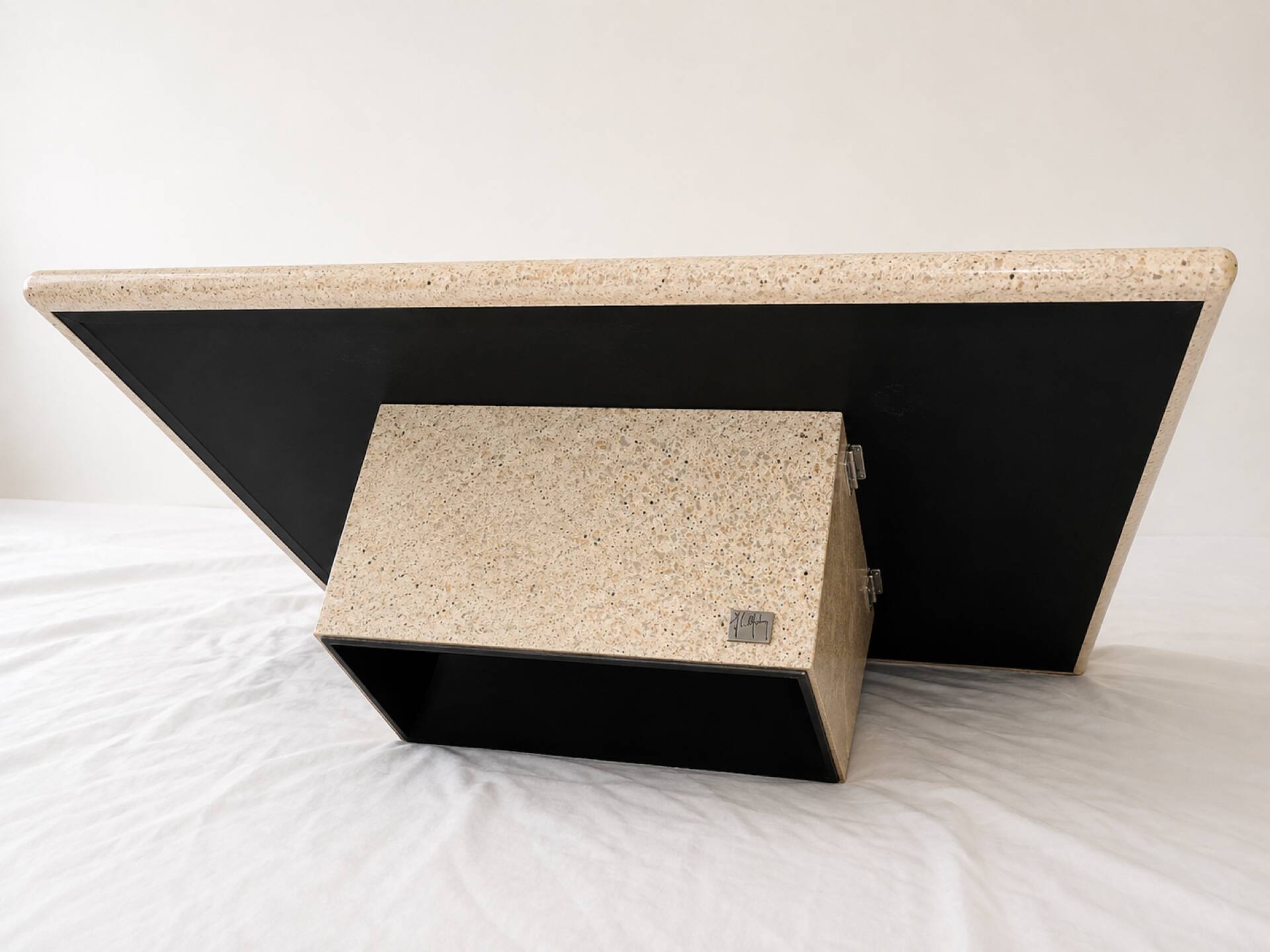 Jean Claude Mahey coffee table in speckled resin and wood, 1970s.