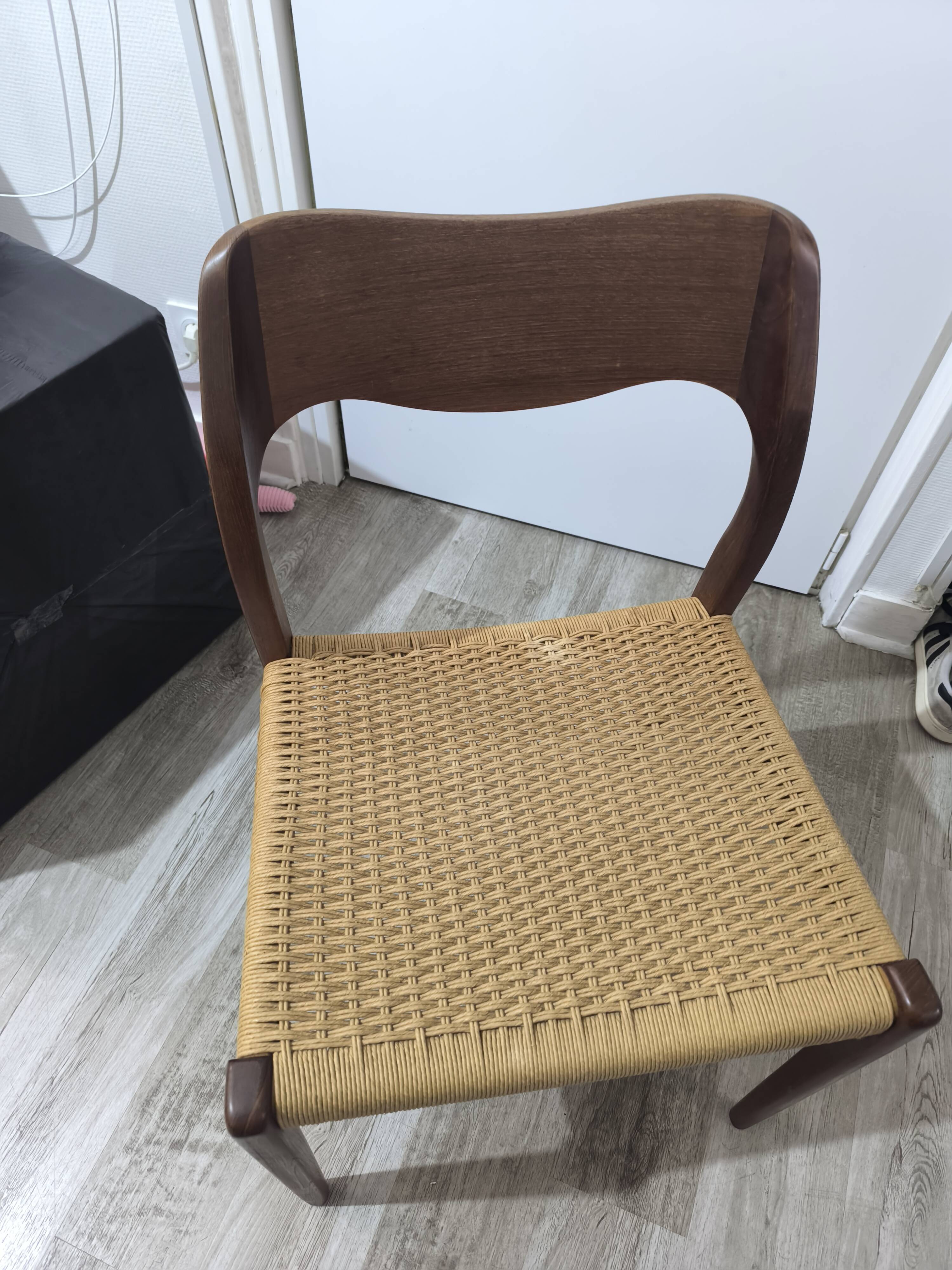 Lot de 4 chaises vintage Møller modèle 71