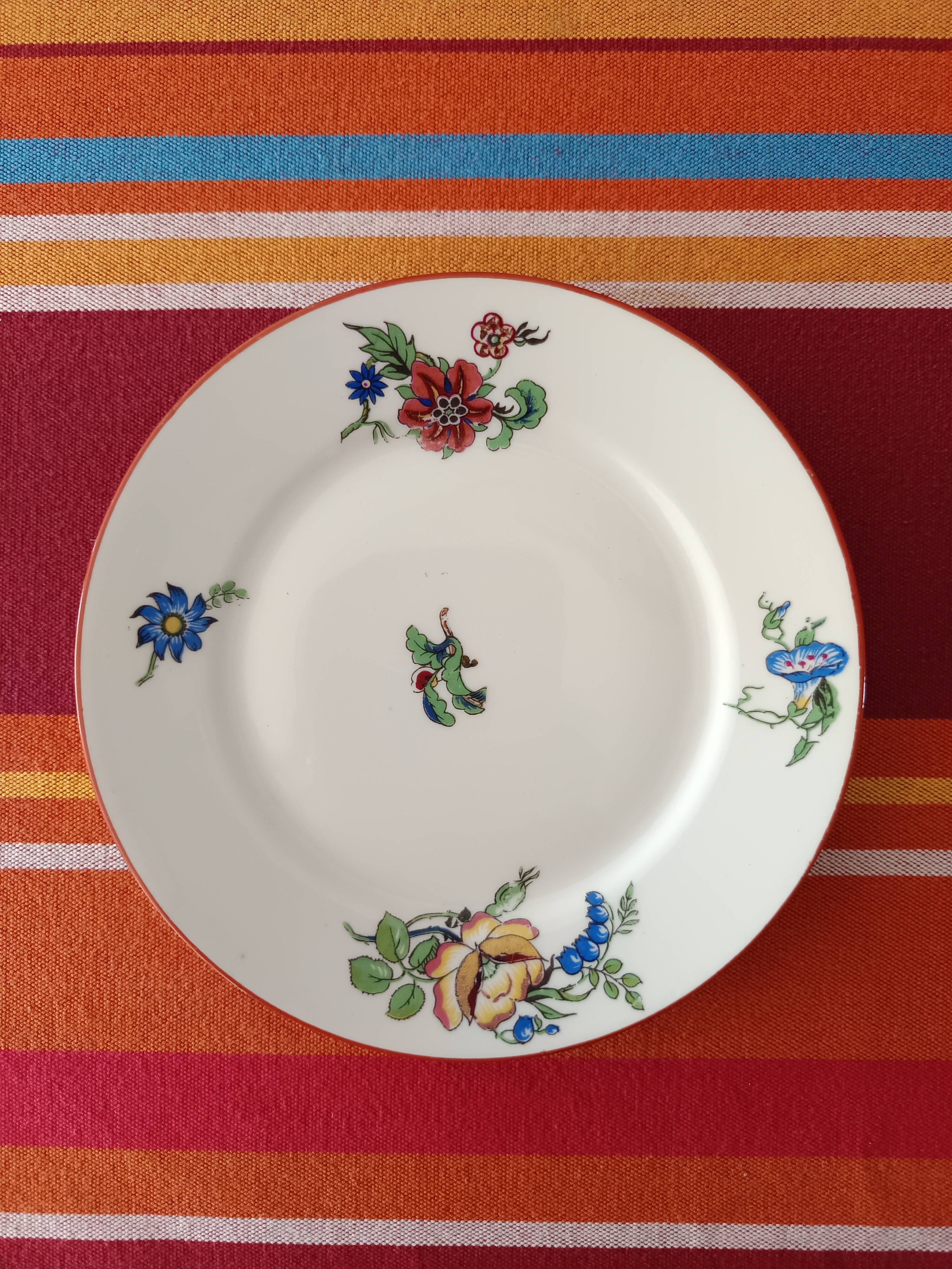 Dessert plate in porcelain