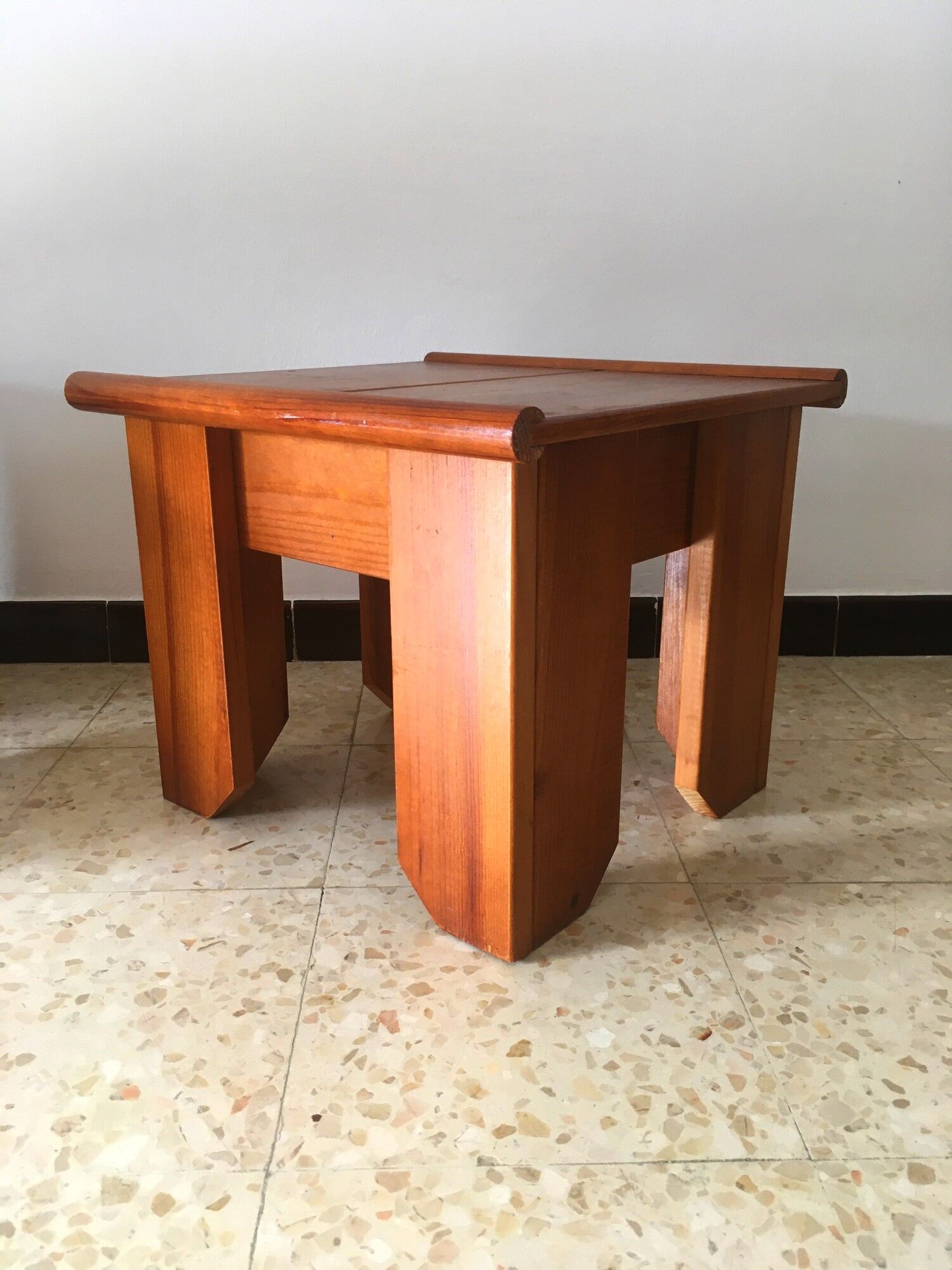 2 pieces of vintage sofas 1980