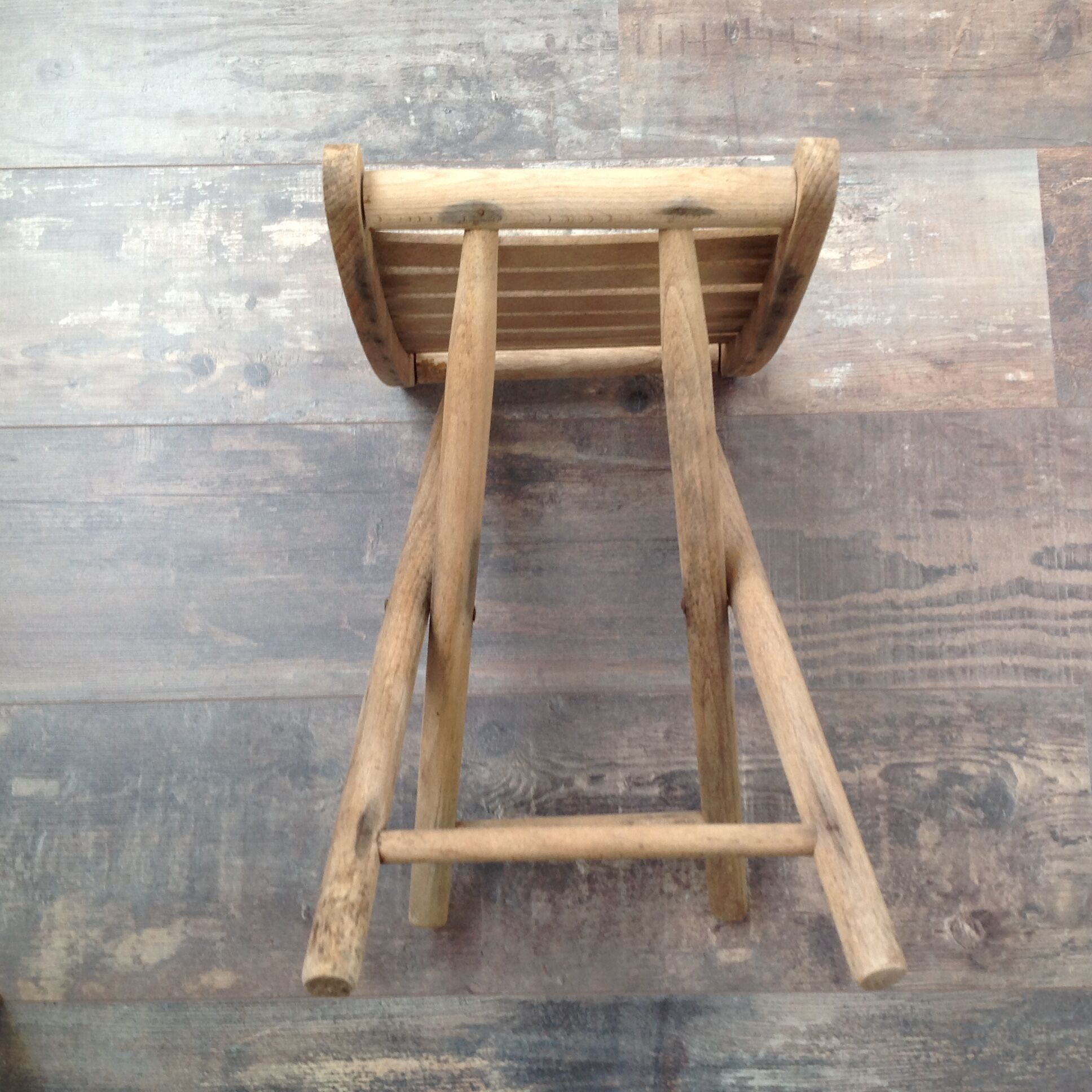 Folding wood stool