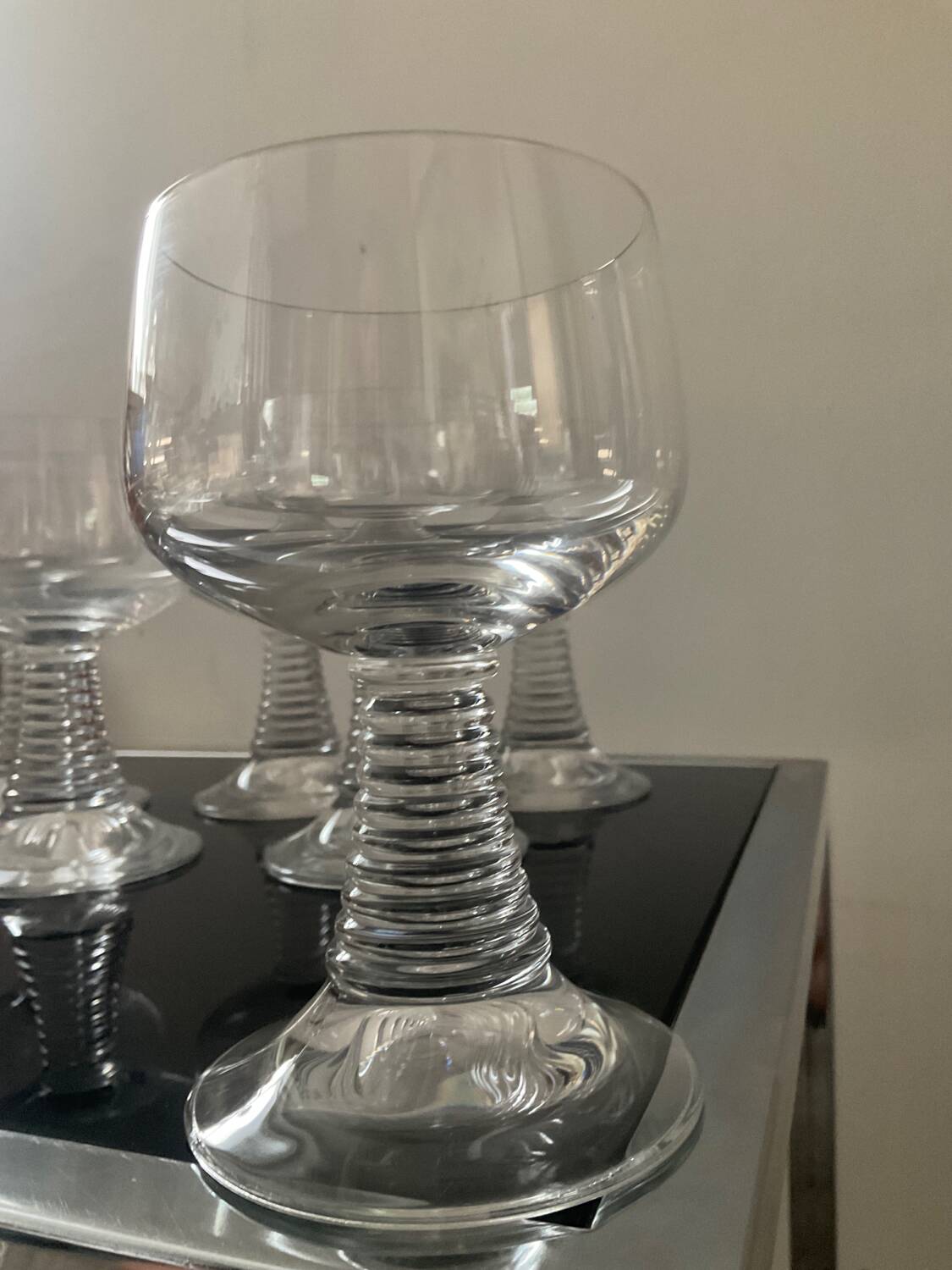 Set of 6 vintage stemmed glasses