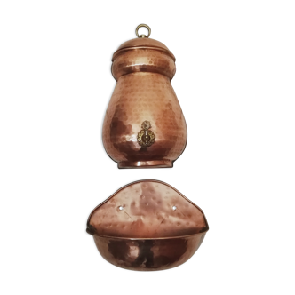 Copper wall fountain