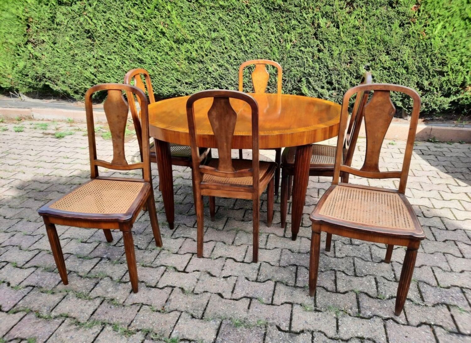 Oval table in cherry wood and zebra wood