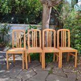 Chaises en bois et cannage