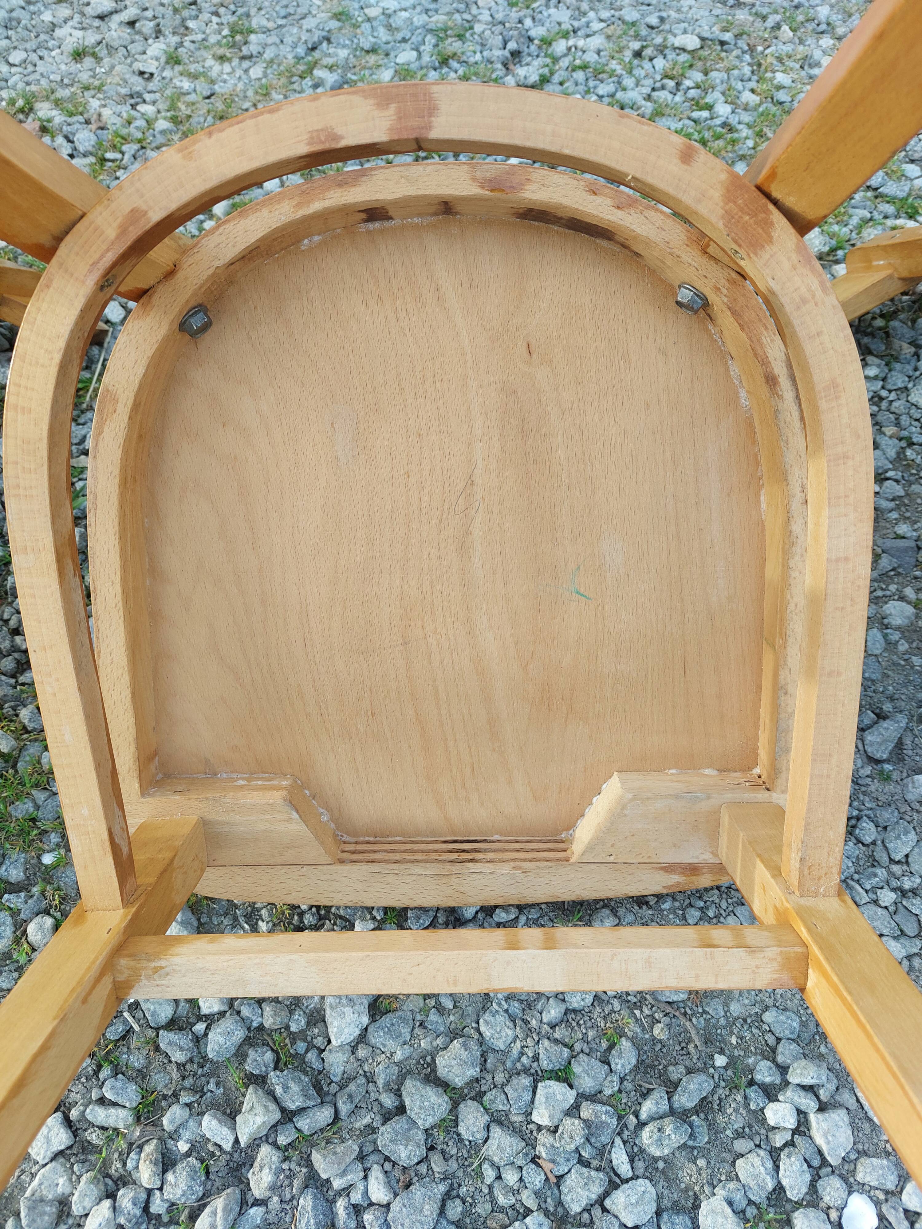 3 bistro chairs, light colour