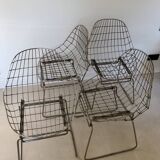 Chaise design en acier filaire